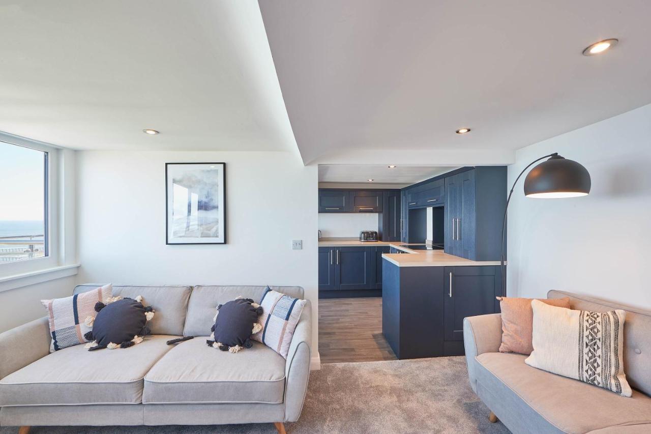 Apartment Host & - Penthouse Pier View